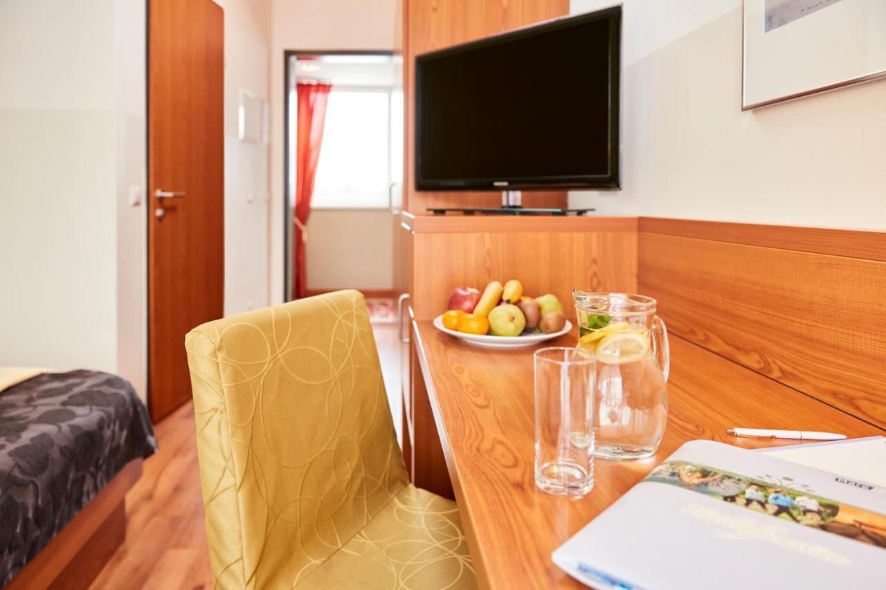 באד ראדקרסבורג Thermalhotel Fontana מראה חיצוני תמונה